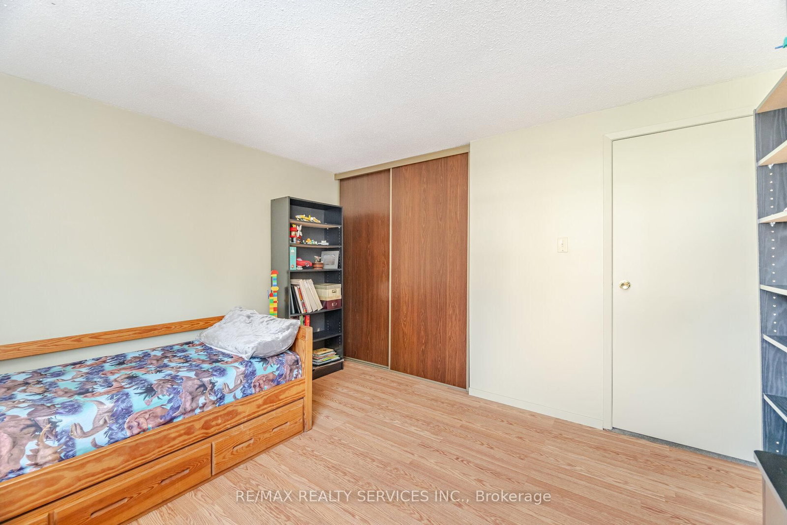 Semi-Detached House for sale at 12 Sparklett Crescent, Brampton, Ontario, L6Z 1M8 - Heart Lake East - MLS: W12830696