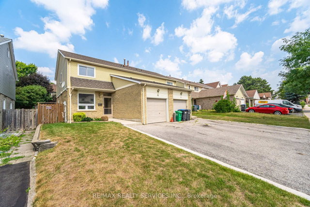 12 Sparklett Crescent
