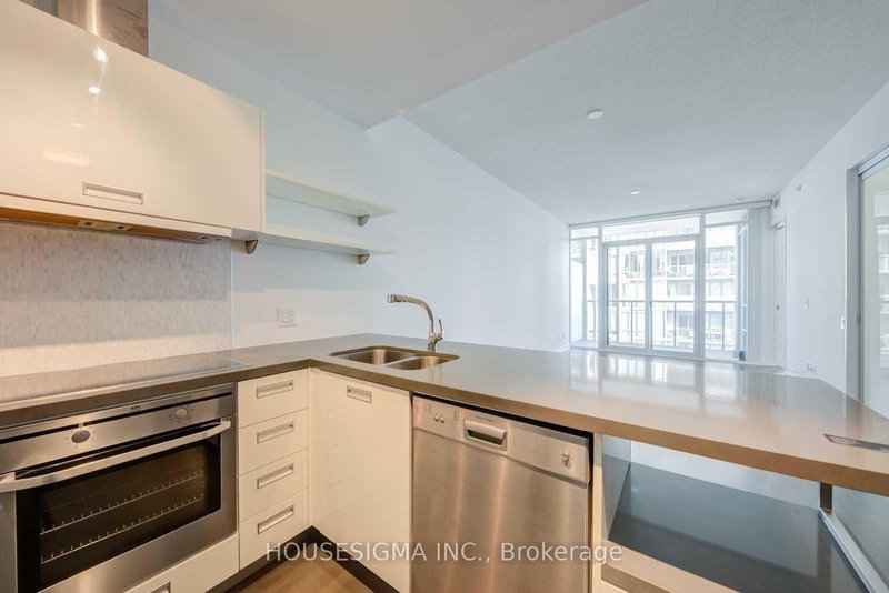 home for lease on 709-88 Park Lawn Road N