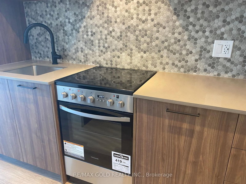 10 Lagerfeld Brampton,ON L7A 5L3 — Photo 15