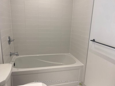 10 Lagerfeld Brampton,ON L7A 5L3 — Photo 8