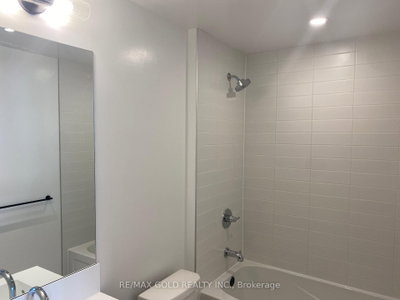 10 Lagerfeld Brampton,ON L7A 5L3 — Photo 9