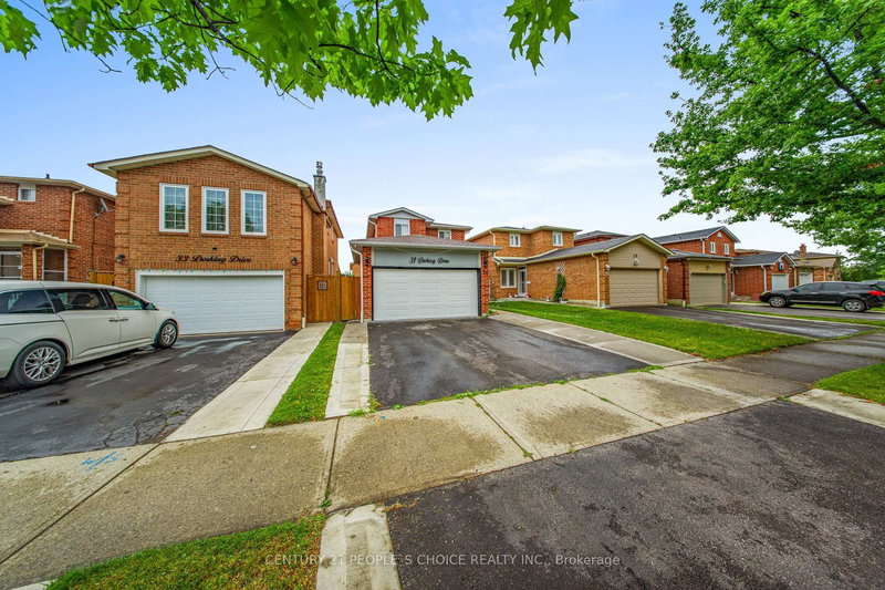 31 Dorking Dr, Brampton, L6Z 3T9 | Image 2