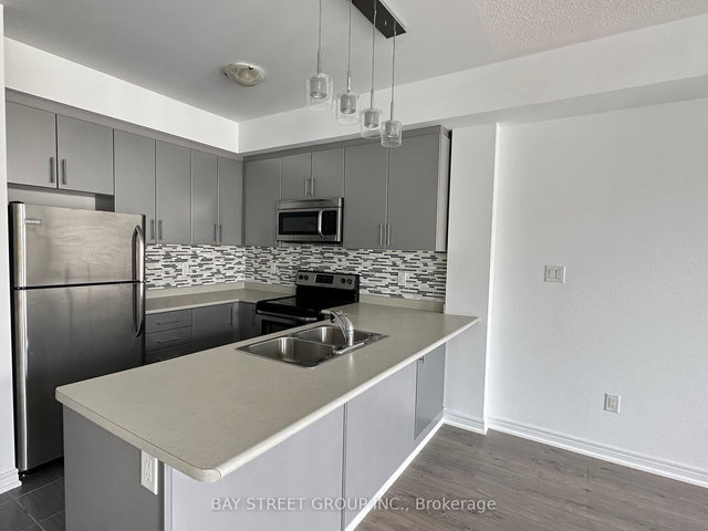 305 - 2333 Sawgrass Drive