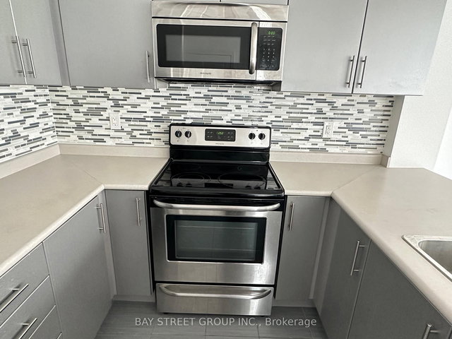 305 - 2333 Sawgrass Drive