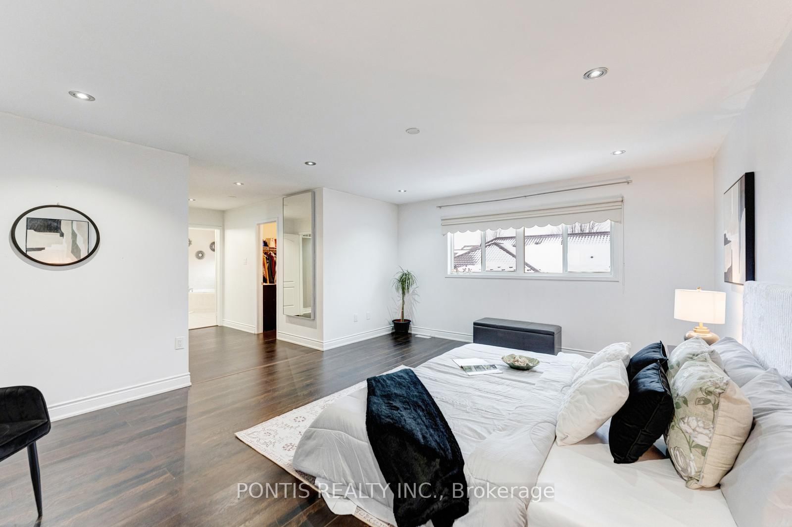 Detached House for sale at 48 Sawston Circle, Brampton, Ontario, L7A 2N7 - Fletcher's Meadow - MLS: W12831638