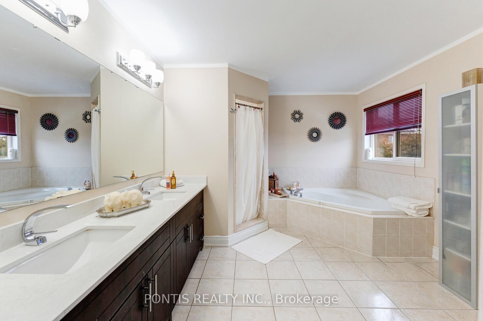 Detached House for sale at 48 Sawston Circle, Brampton, Ontario, L7A 2N7 - Fletcher's Meadow - MLS: W12831638