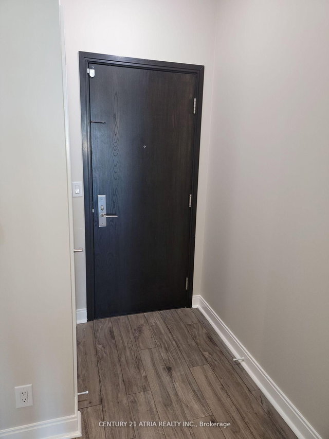 1011 - 80 Absolute Avenue