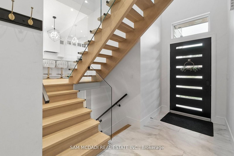 46 Cobblehill Rd, Halton Hills, L7J 1N9 | Image 2