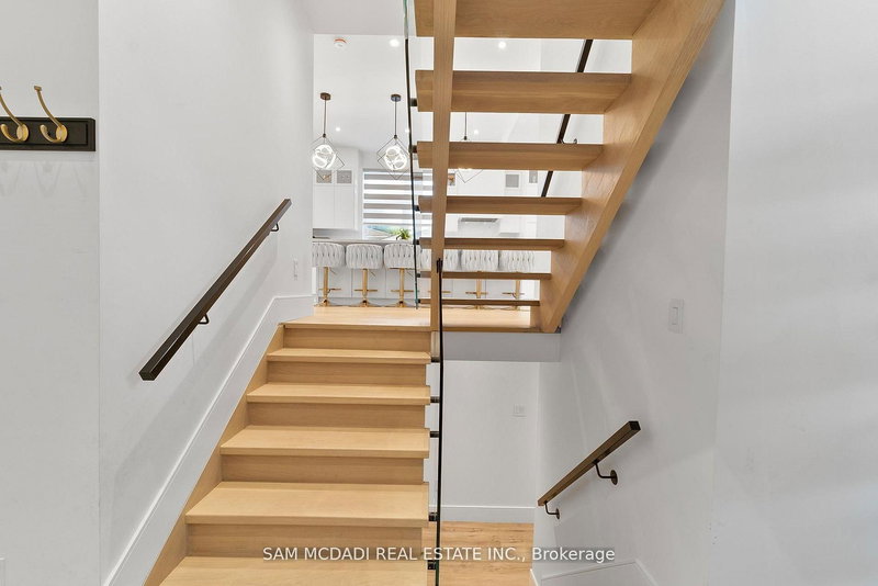 46 Cobblehill Rd, Halton Hills, L7J 1N9 | Image 3