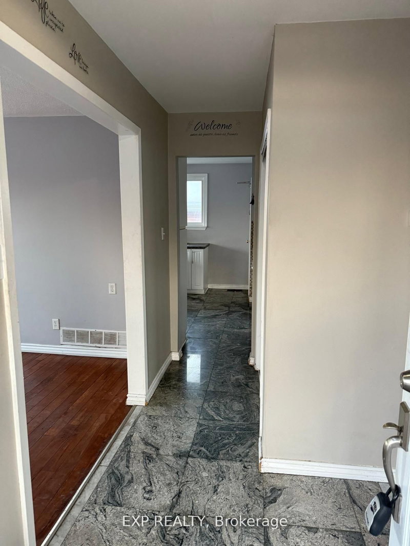 Upper - 17 Gable Dr, Brampton, L6V 2H2 | Image 3