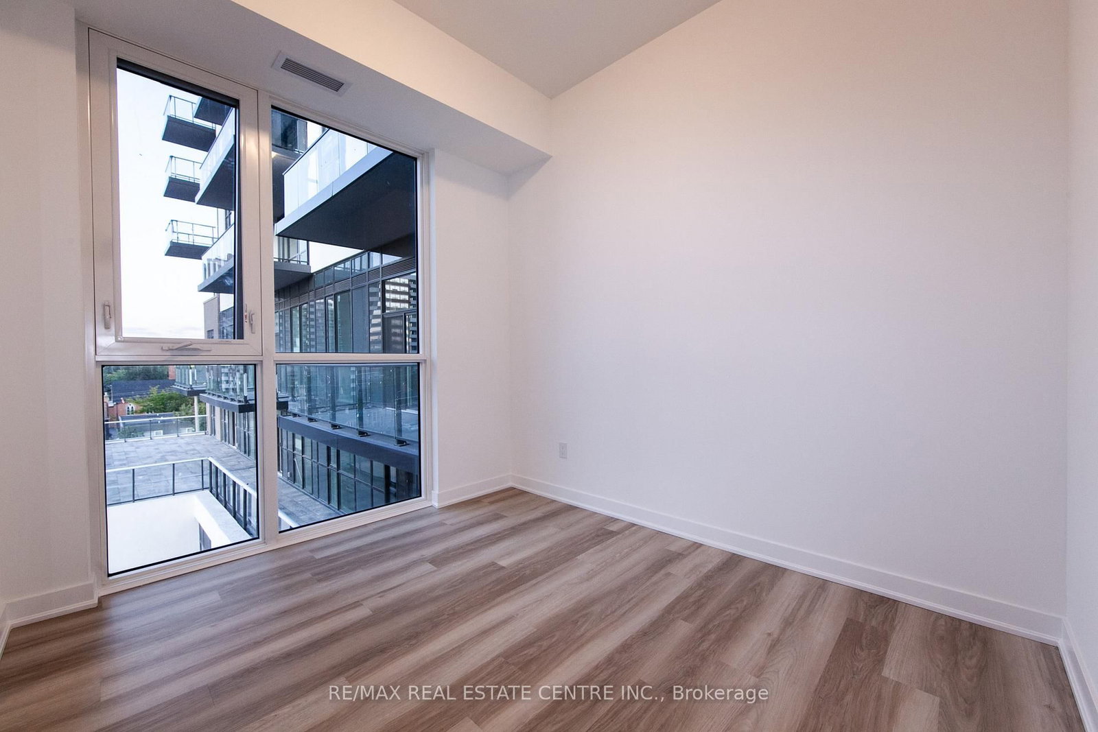 2007 James Street, Unit 414 - Photo 22