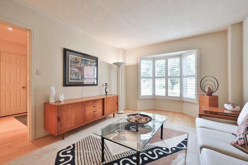 1995 Pitagora Crt, Mississauga, L5K 2M4 | Image 3