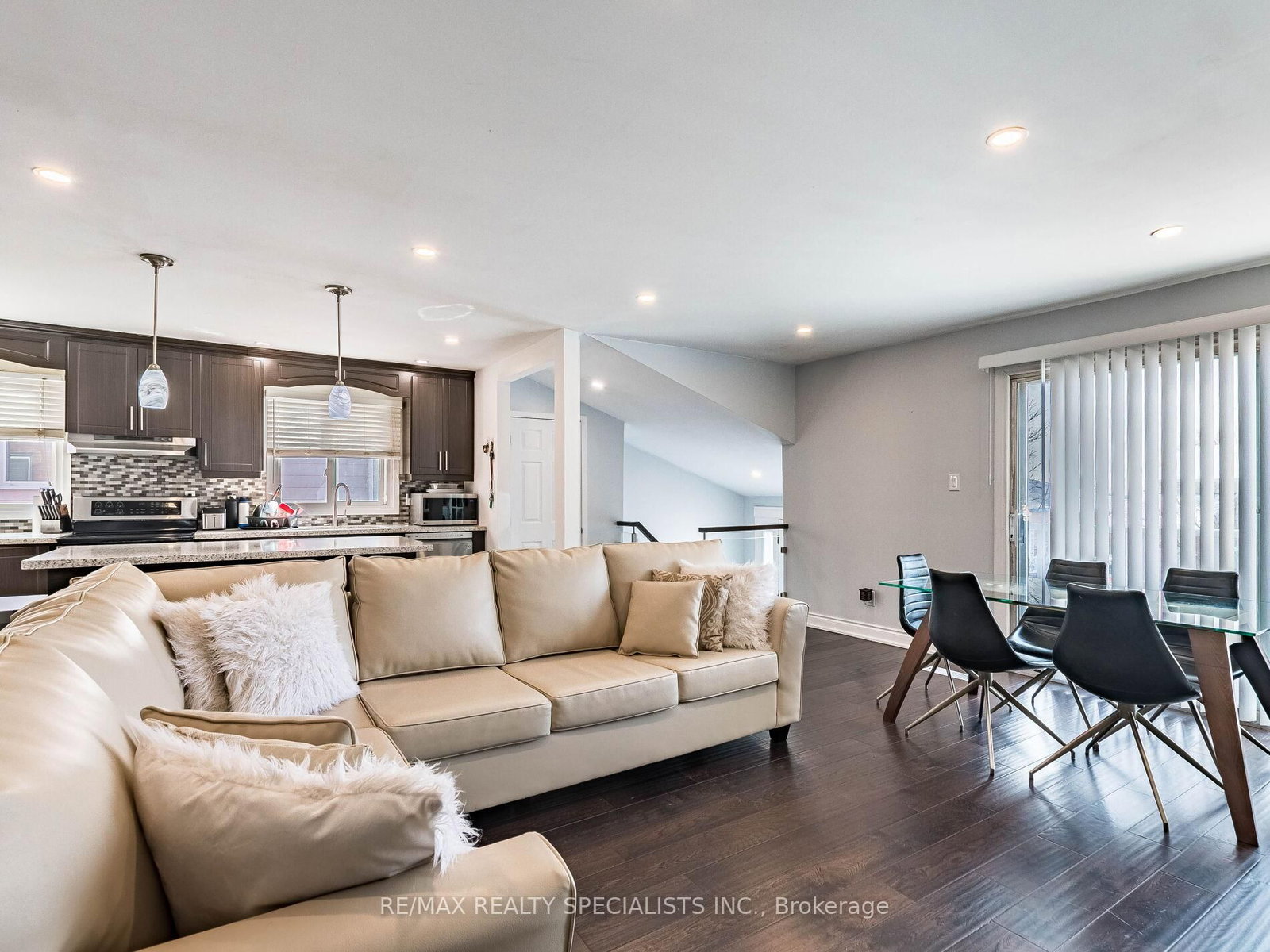 Semi-Detached House for sale at 18 Ashford Court, Brampton, Ontario, L6V 2Z1 - Brampton North - MLS: W12833166