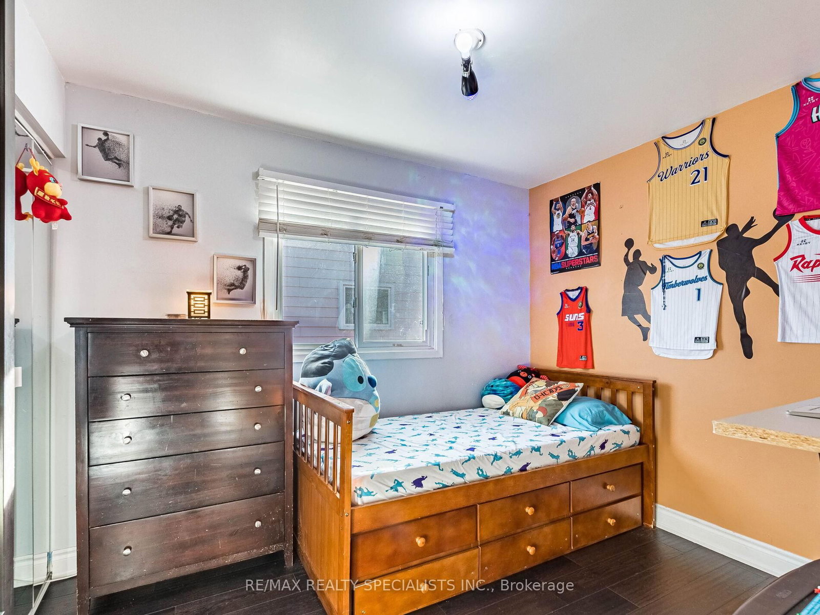 Semi-Detached House for sale at 18 Ashford Court, Brampton, Ontario, L6V 2Z1 - Brampton North - MLS: W12833166