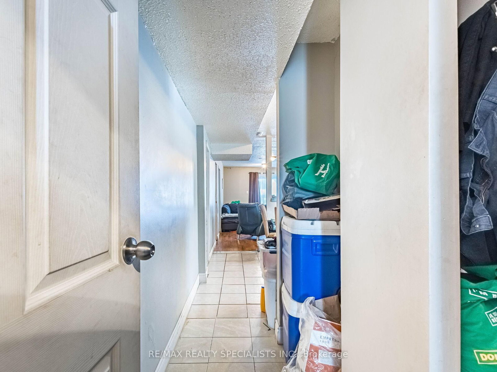 Semi-Detached House for sale at 18 Ashford Court, Brampton, Ontario, L6V 2Z1 - Brampton North - MLS: W12833166