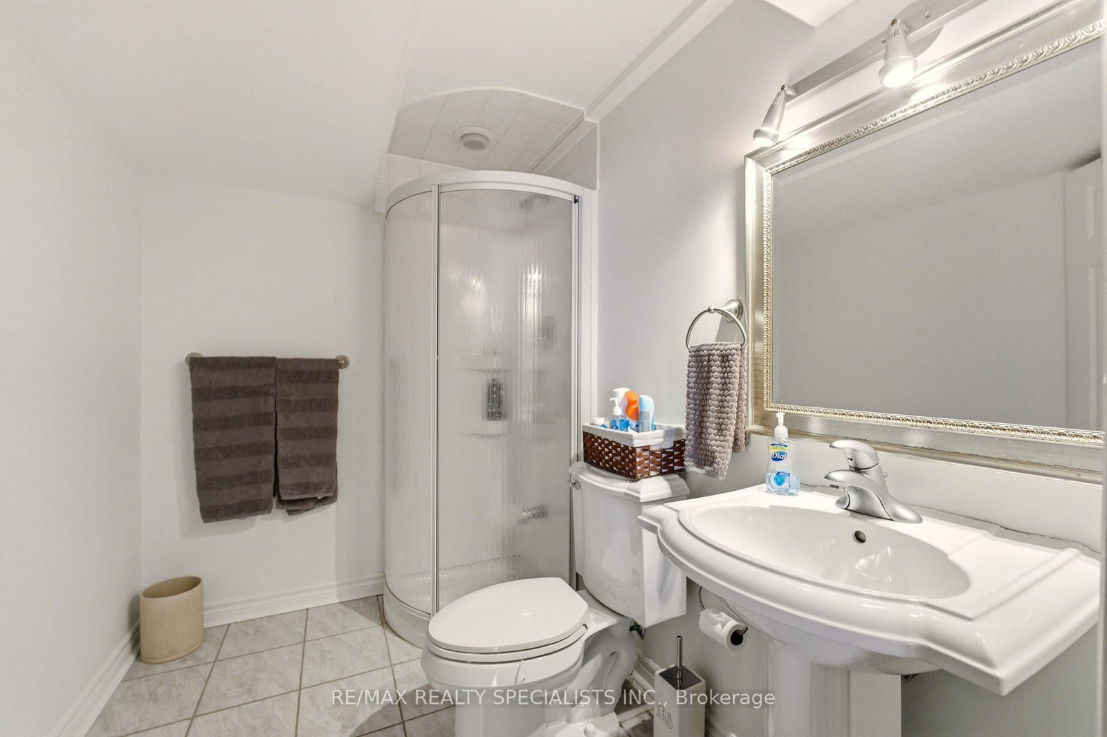 Detached House for sale at 16 Curry Crescent, Halton Hills, Ontario, L7G 5L4 - Georgetown - MLS: W12833440