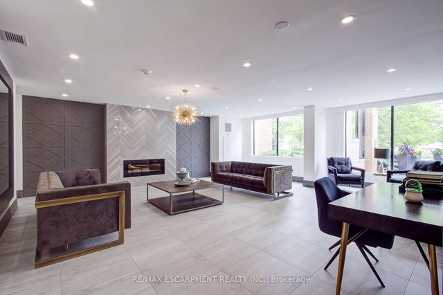 306 - 1270 Maple Crossing Boulevard