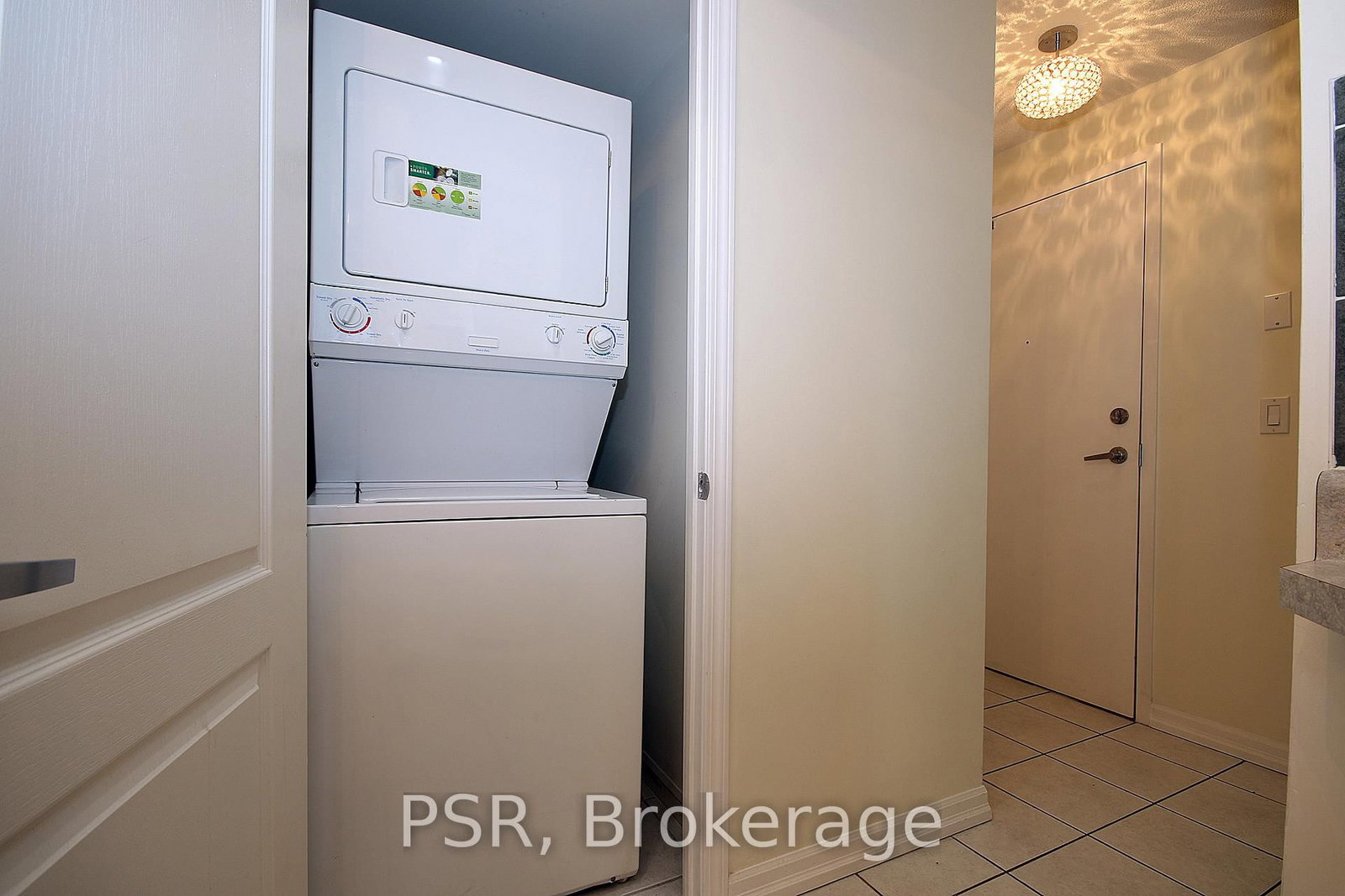 Condo for lease at 404-4 Elsinore Path, Toronto, Ontario, M8V 4G7 - New Toronto - MLS: W12833754