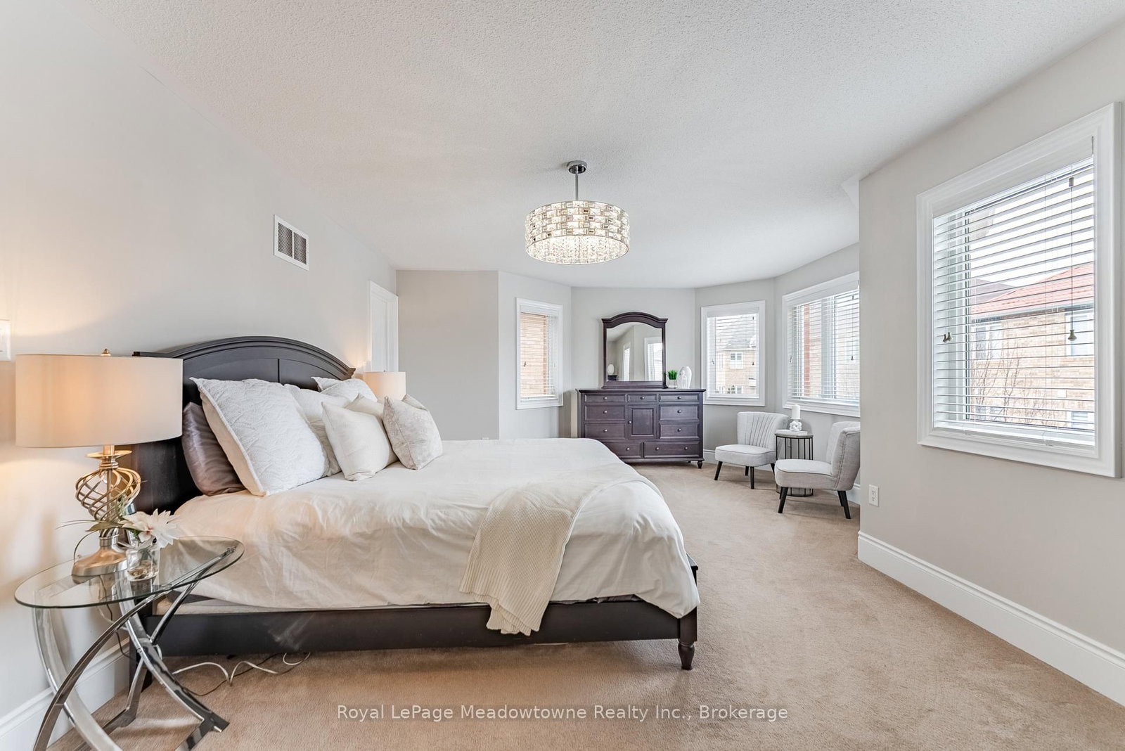 Detached House for sale at 400 Mickey Court, Milton, Ontario, L9T 7N8 - Scott - MLS: W12833978