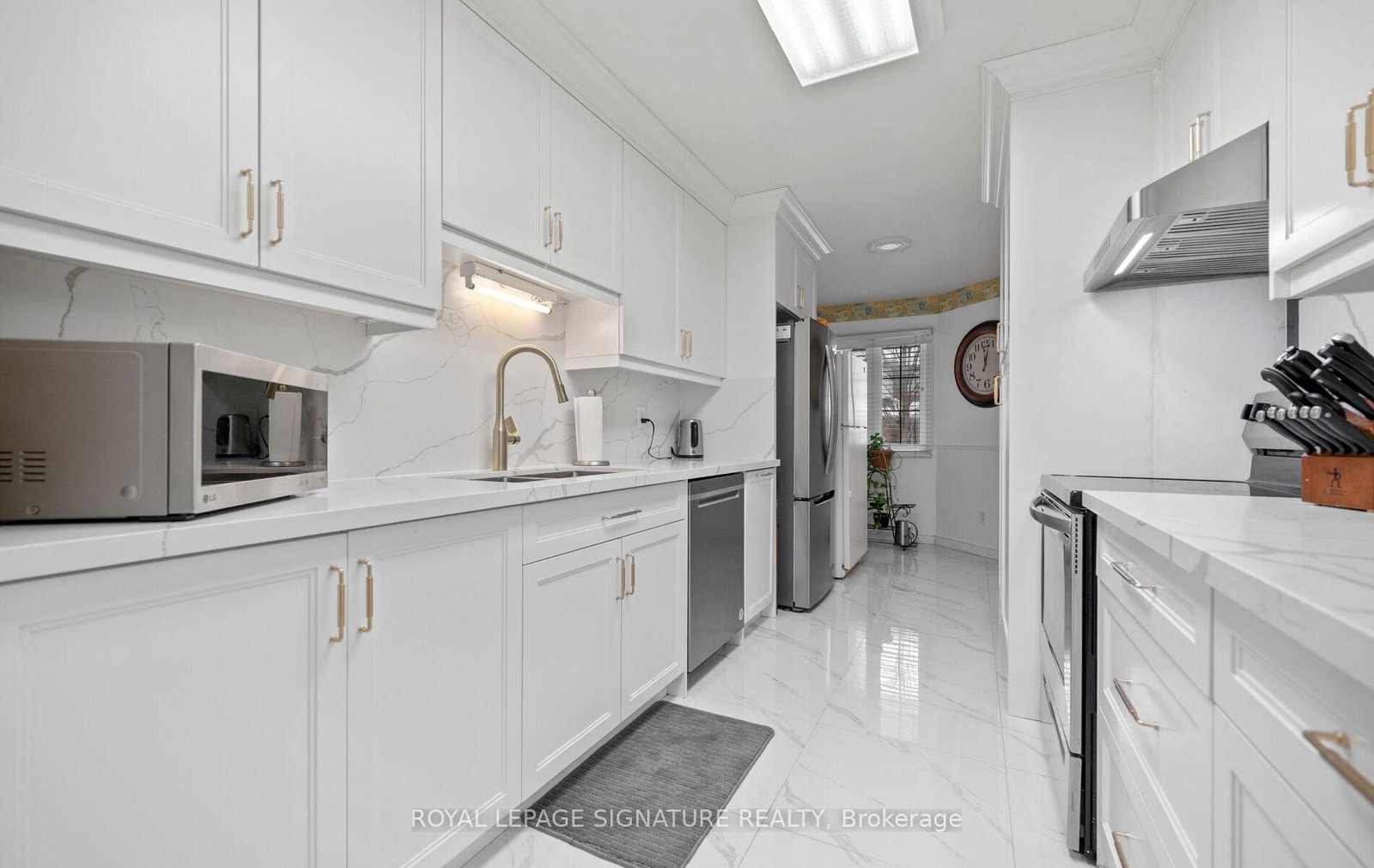 Townhouse for sale at 3 Lancewood Crescent, Brampton, Ontario, L6S 5Y6 - Queen Street Corridor - MLS: W12834394