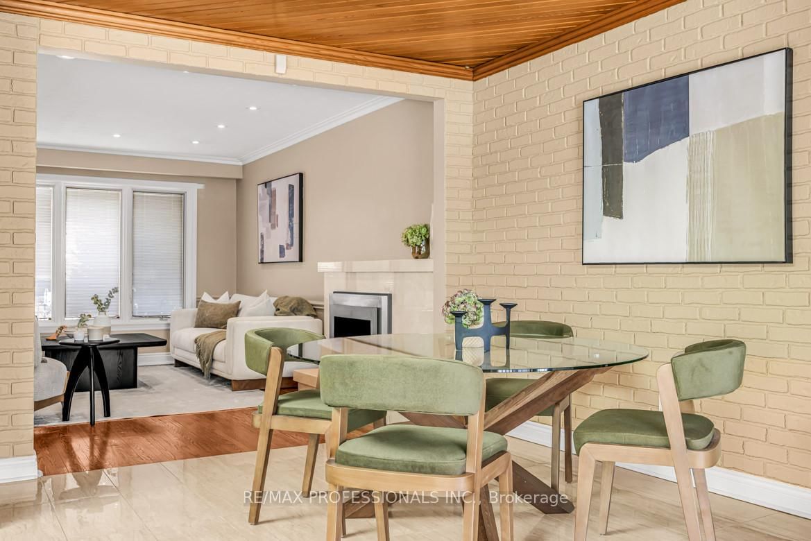 16 Woodpark Road • Toronto, ON photo 11