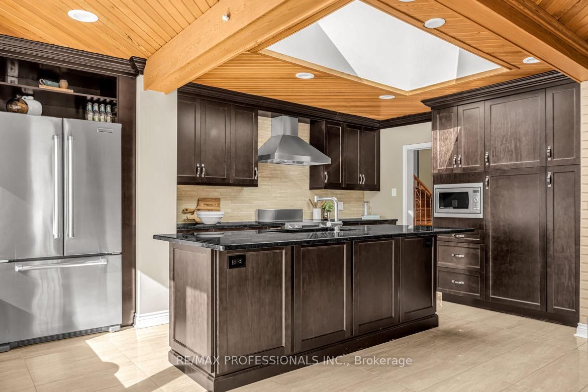 16 Woodpark Road • Toronto, ON photo 14