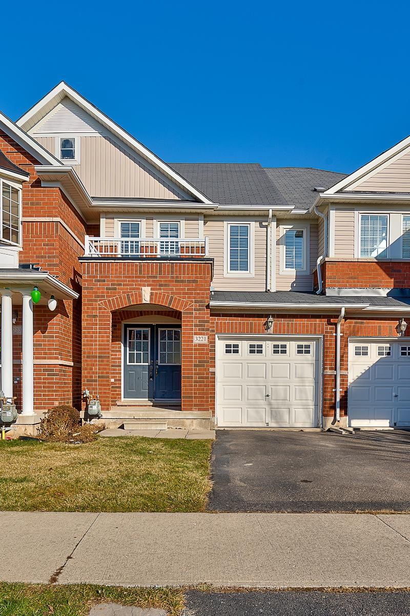 3221 Sharp Rd, Burlington, L7M 0H7 | Image 2