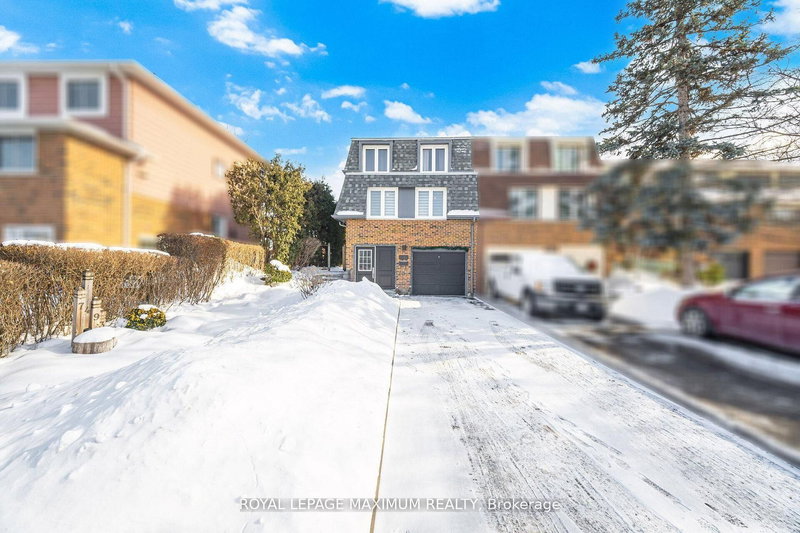 7493 Bybrook Dr, Mississauga, L4T 3R4 | Image 2