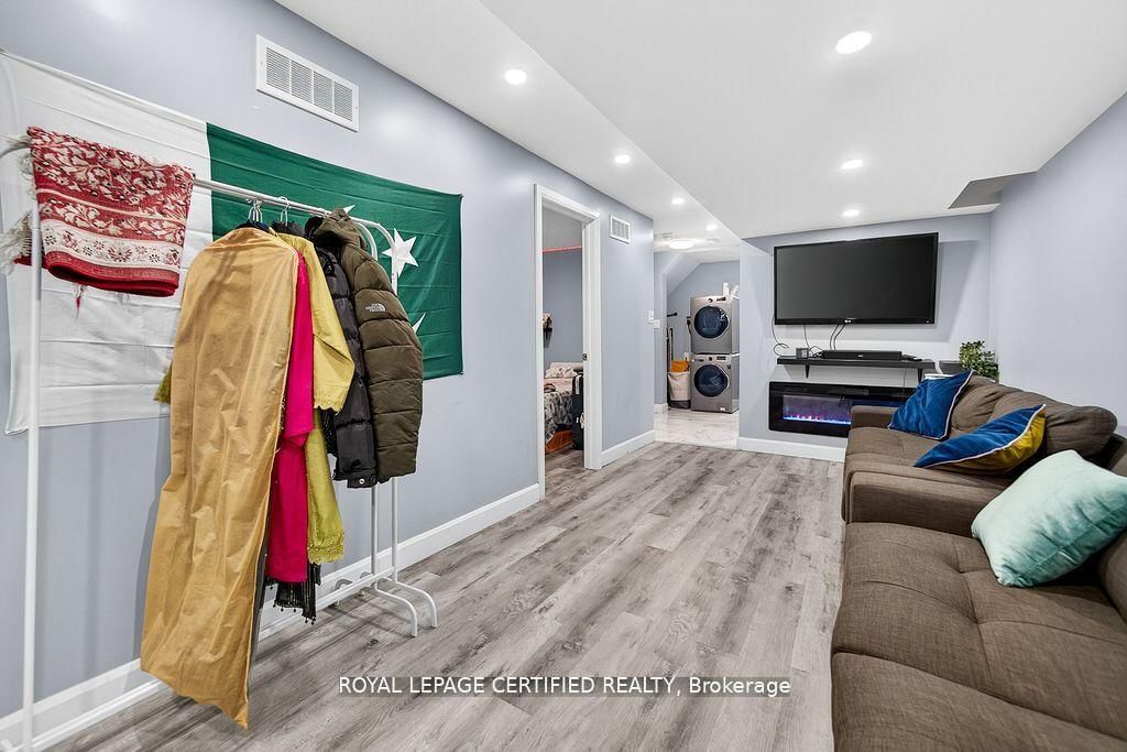 Semi-Detached House for sale at 497 Downes Jackson Heights, Milton, Ontario, L9T 8W2 - Harrison - MLS: W12835262