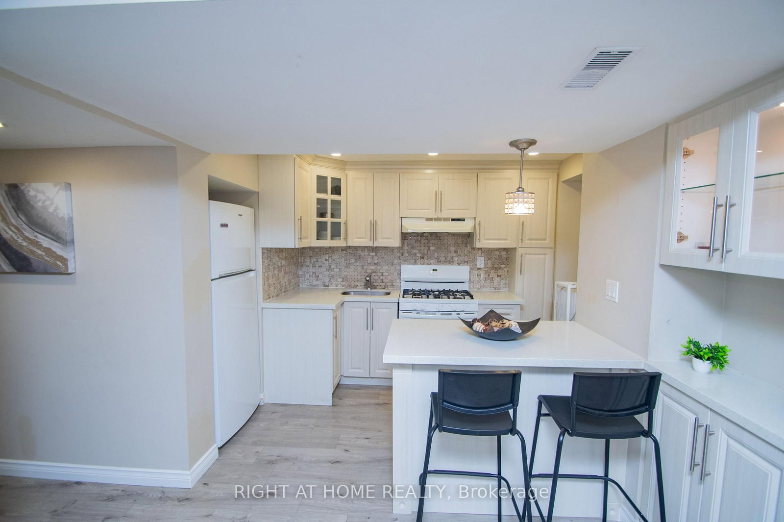 65 Bridgenorth Crescent • Toronto, ON photo 20