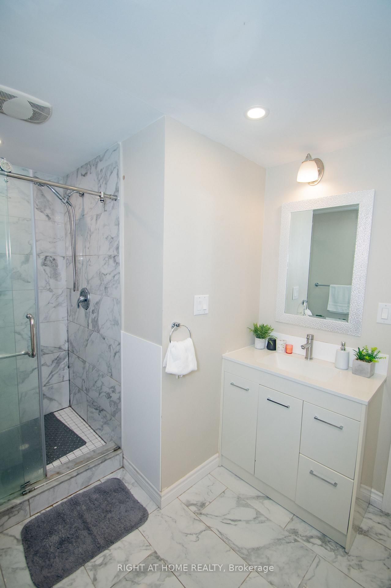 65 Bridgenorth Crescent • Toronto, ON photo 28