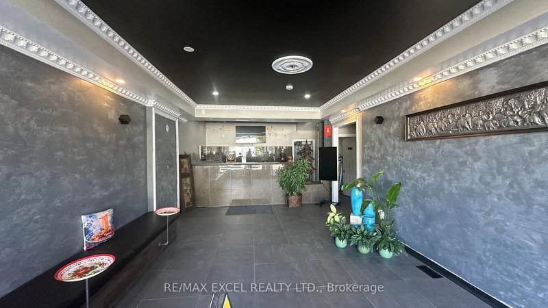 675 The Queensway, Toronto, M8Y 1K8 | Image 2