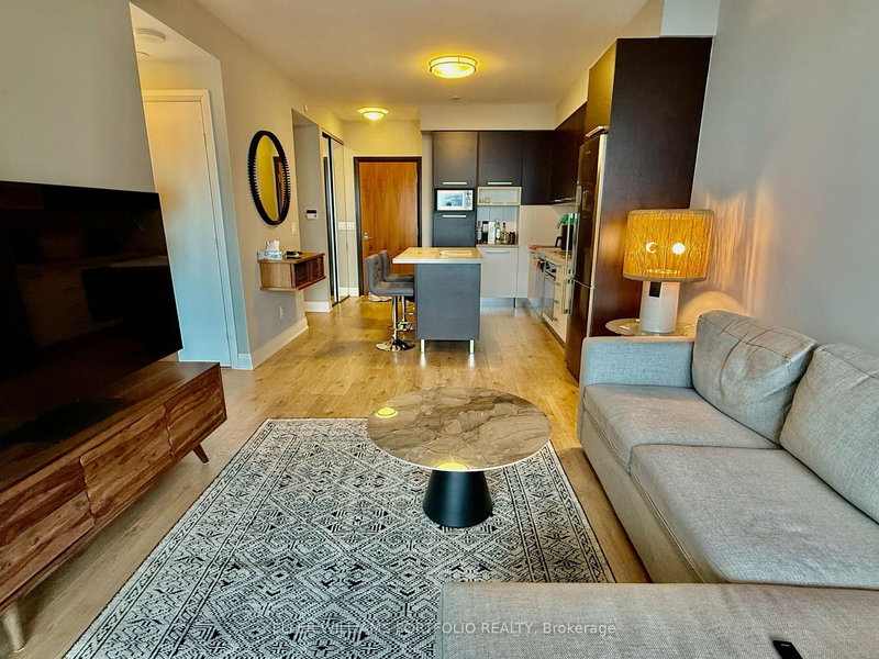 home for lease on 3902-36 Park Lawn Road