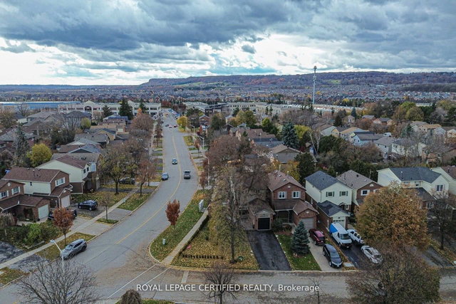 475 Woodlawn Crescent