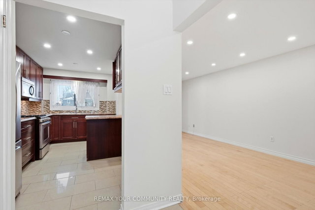 676 Galloway Crescent