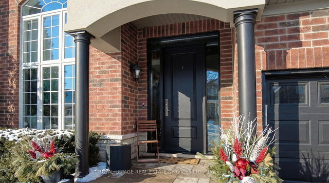 3229 Saltaire Crescent