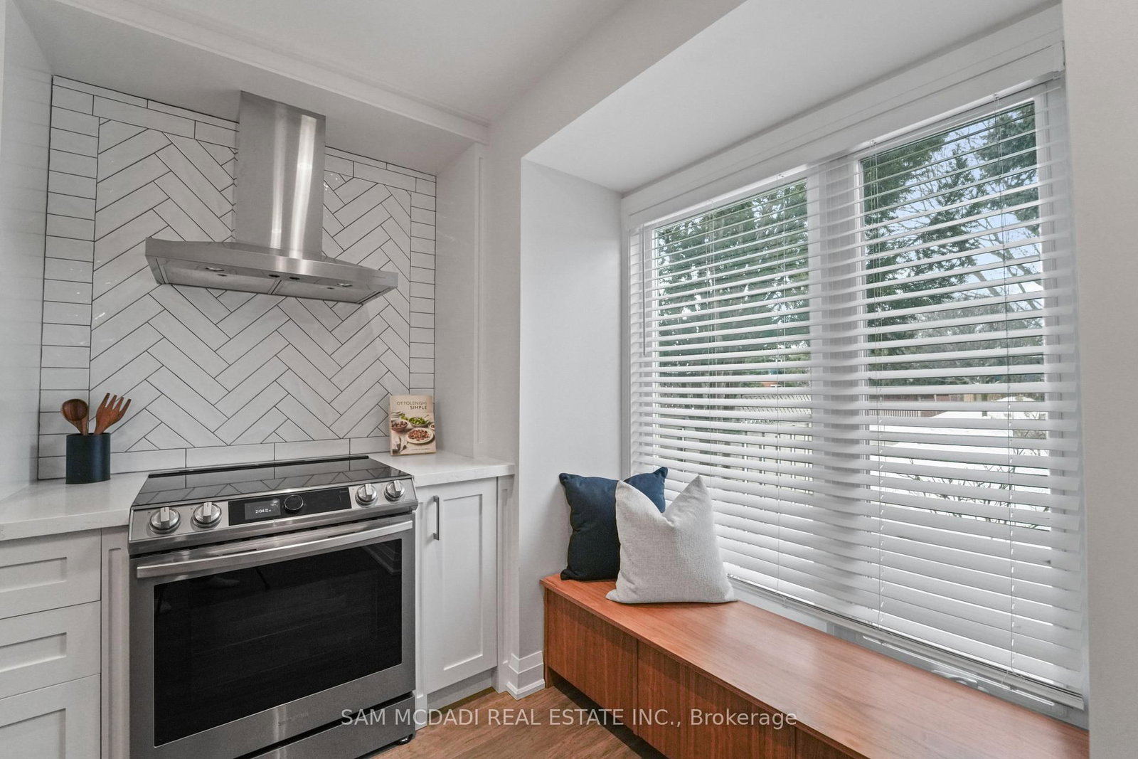 Semi-Detached House for sale at 4235 Pheasant Ru, Mississauga, Ontario, L5L 2B8 - Erin Mills - MLS: W12836800