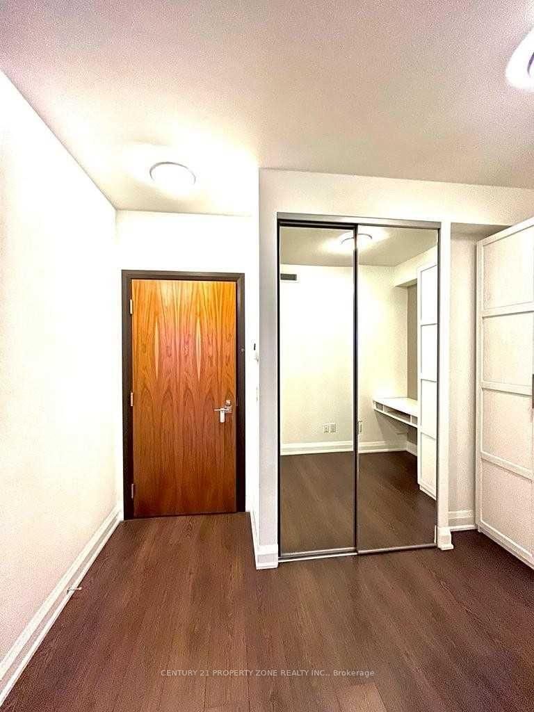3901 - 36 Park Lawn Rd, Toronto, M6V 0E5 | Image 2