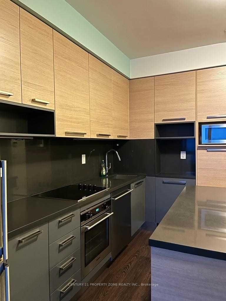 3901 - 36 Park Lawn Rd, Toronto, M6V 0E5 | Image 3