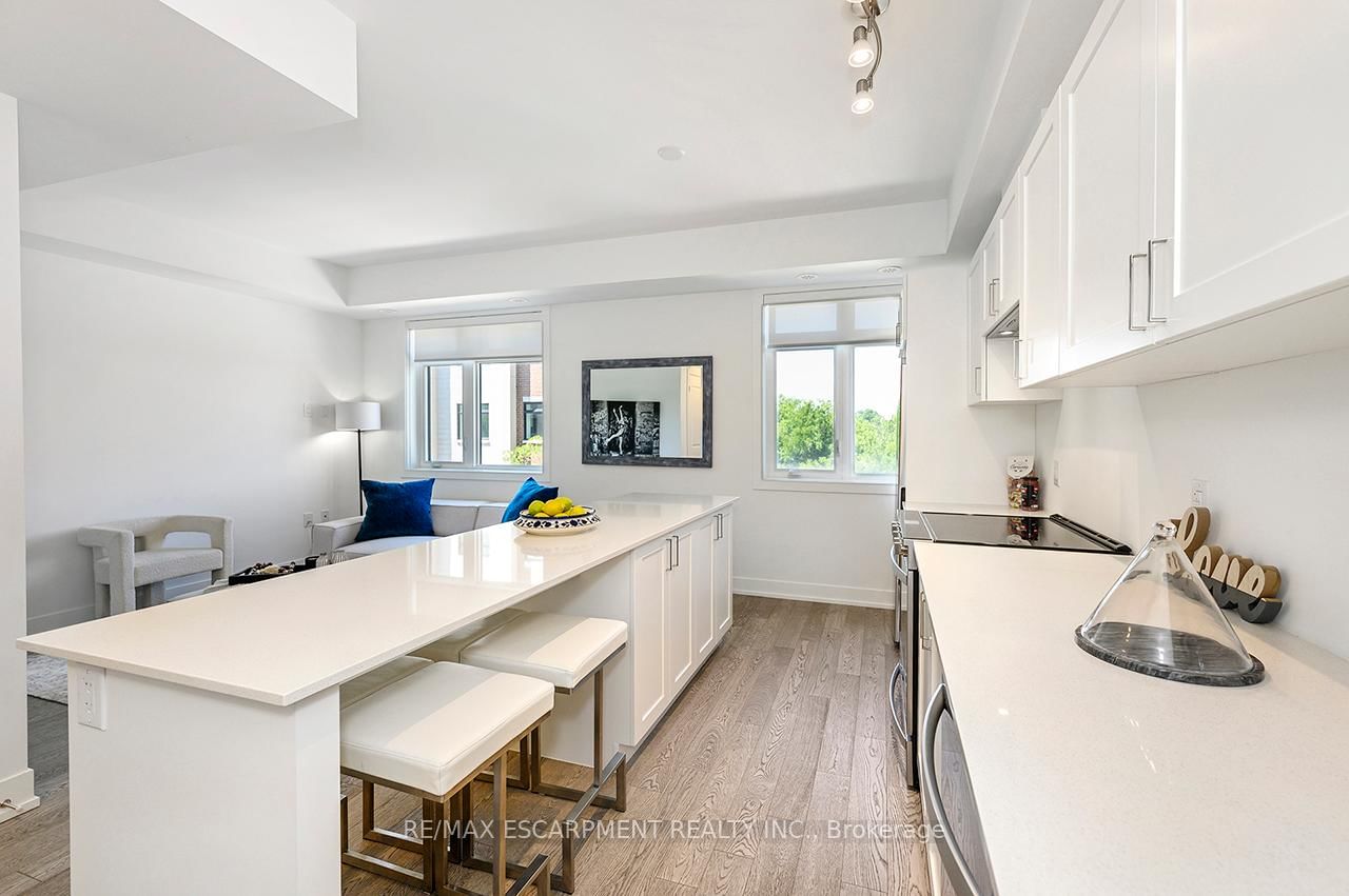 Townhouse for sale at 251-1075 Douglas McCurdy Common, Mississauga, Ontario, L5G 0C6 - Lakeview - MLS: W12837008