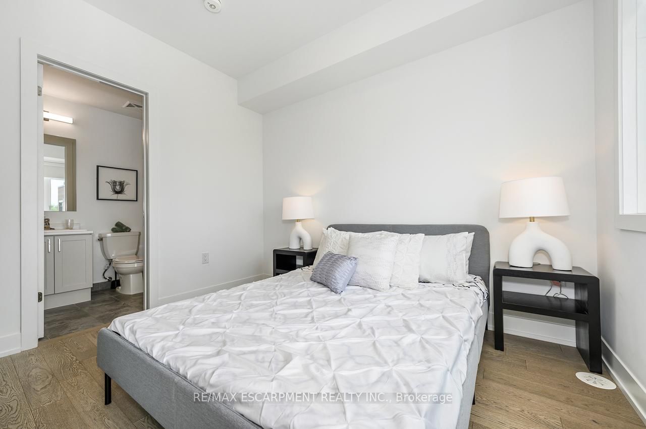 Townhouse for sale at 251-1075 Douglas McCurdy Common, Mississauga, Ontario, L5G 0C6 - Lakeview - MLS: W12837008