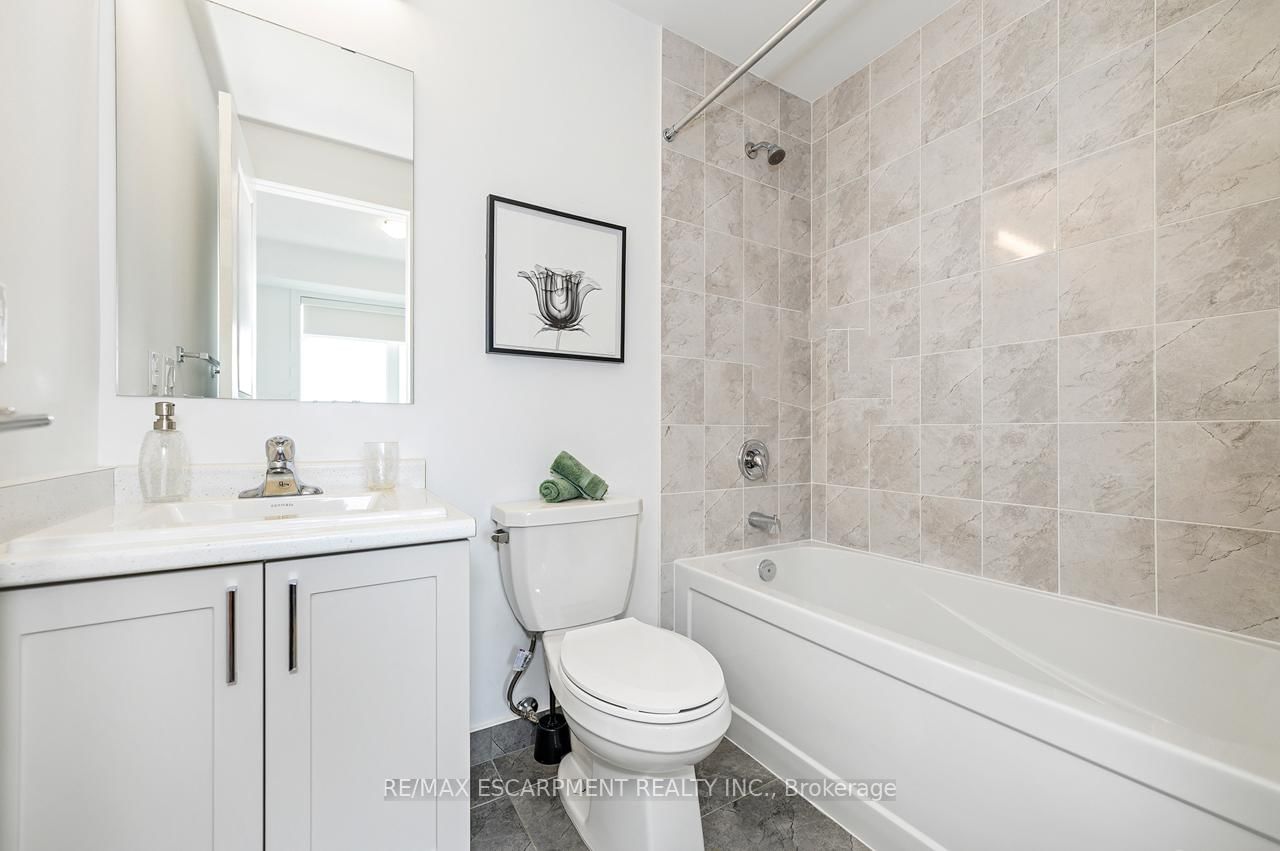 Townhouse for sale at 251-1075 Douglas McCurdy Common, Mississauga, Ontario, L5G 0C6 - Lakeview - MLS: W12837008