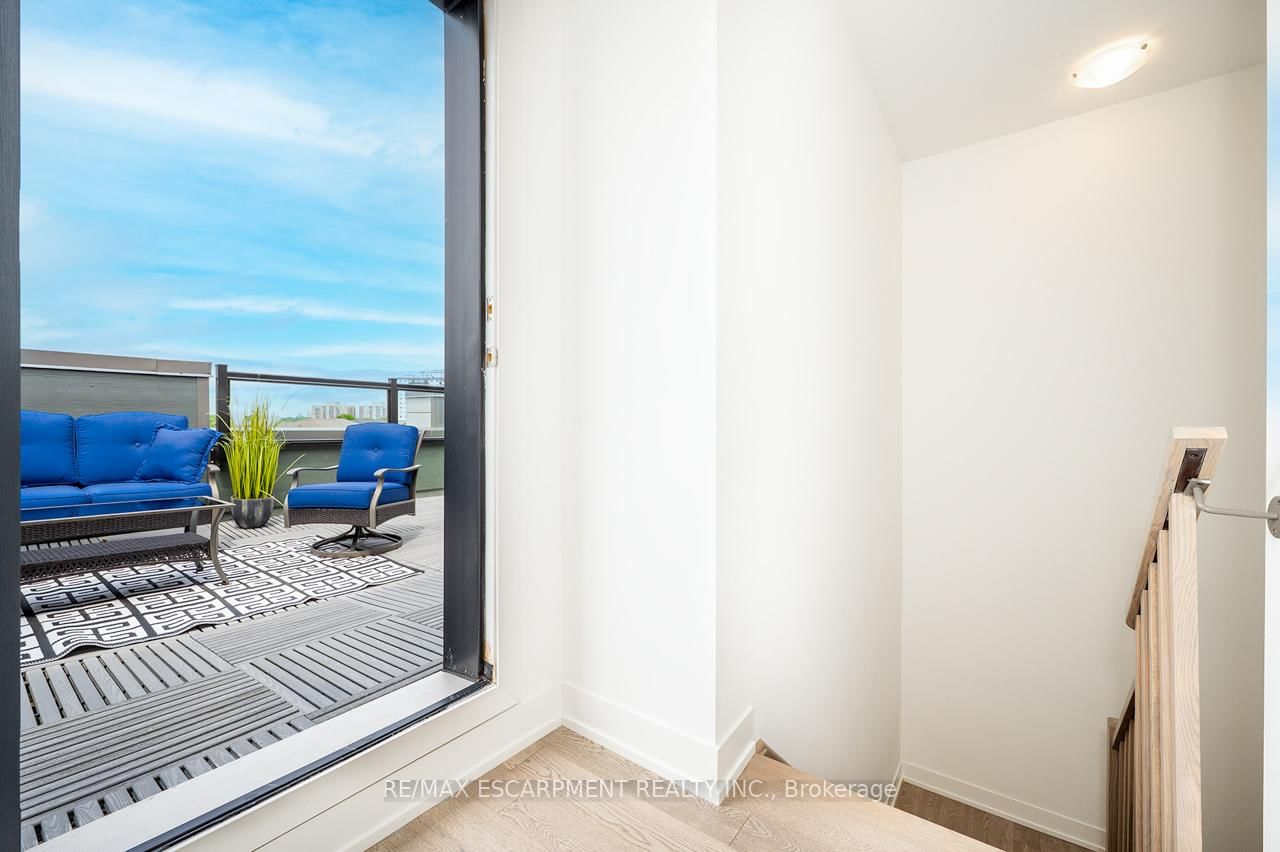 Townhouse for sale at 251-1075 Douglas McCurdy Common, Mississauga, Ontario, L5G 0C6 - Lakeview - MLS: W12837008