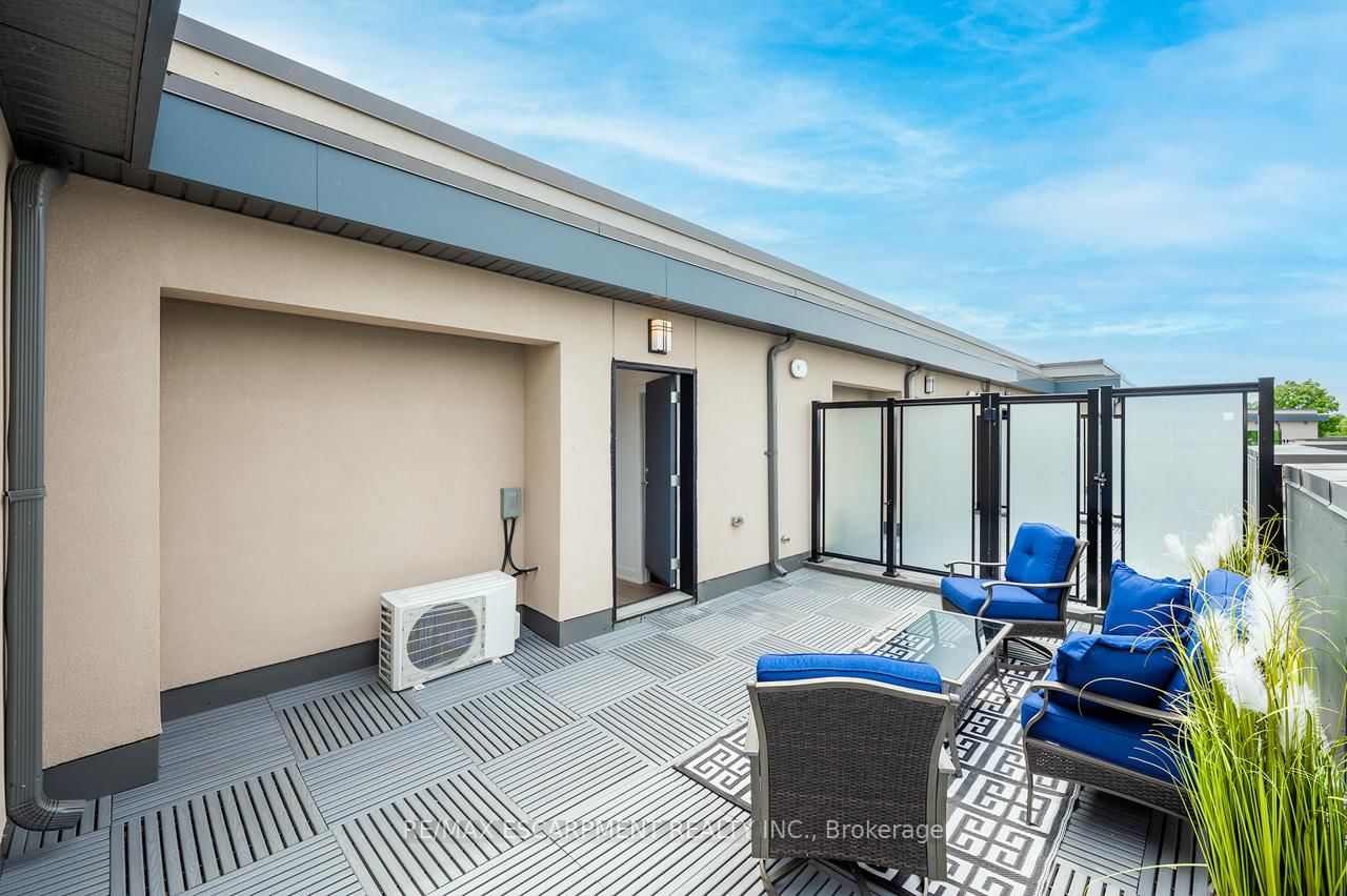 Townhouse for sale at 251-1075 Douglas McCurdy Common, Mississauga, Ontario, L5G 0C6 - Lakeview - MLS: W12837008