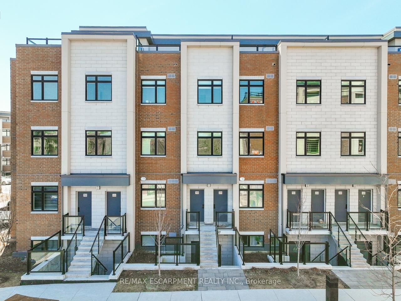 Townhouse for sale at 251-1075 Douglas McCurdy Common, Mississauga, Ontario, L5G 0C6 - Lakeview - MLS: W12837008