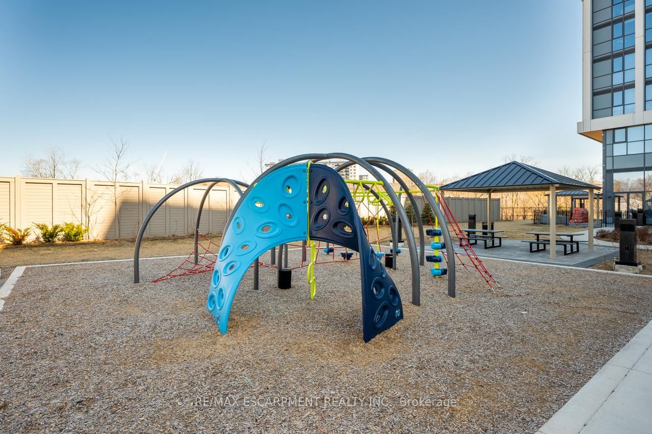 Townhouse for sale at 251-1075 Douglas McCurdy Common, Mississauga, Ontario, L5G 0C6 - Lakeview - MLS: W12837008