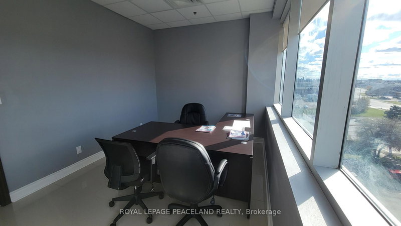 407 - 218 Export Blvd, Mississauga, L5S 1Y4 | Image 3