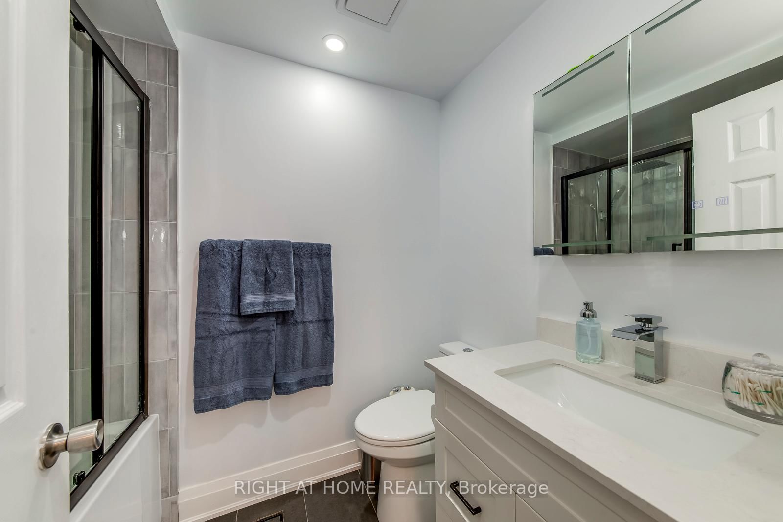 Townhouse for sale at 132 Ashton Crescent, Brampton, Ontario, L6S 3J9 - Central Park - MLS: W12837574