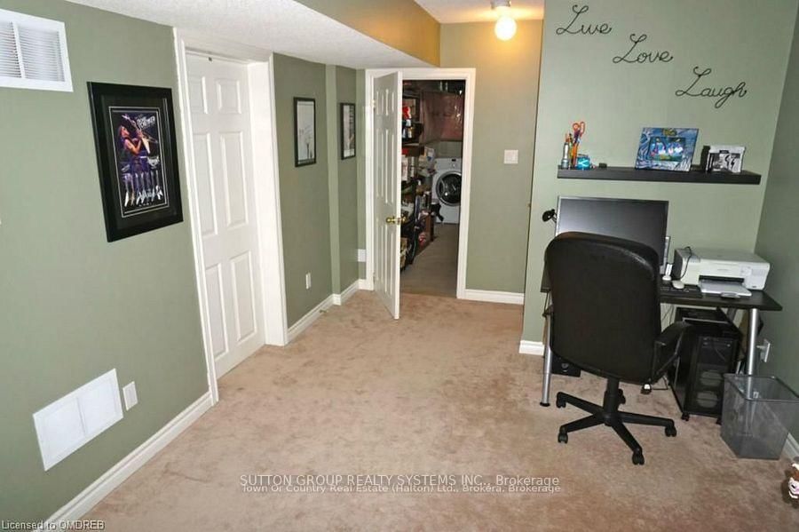 Townhouse for lease at 325 Hobbs Crescent, Milton, Ontario, L9T 0J1 - Clarke - MLS: W12837836